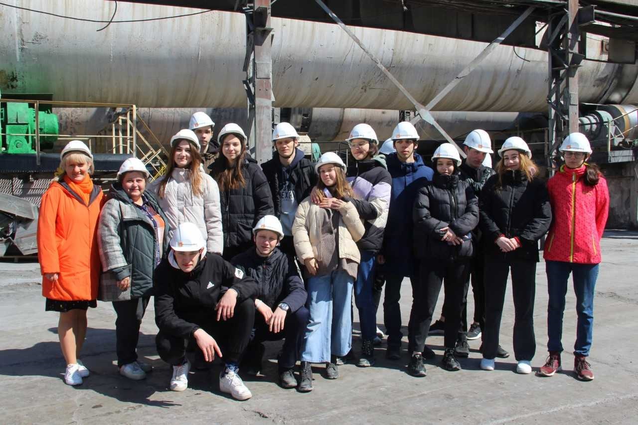 «Ангарскцемент» провел ознакомительную экскурсию для школьников