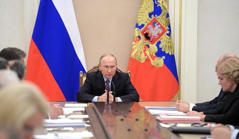 Президент России Владимир Путин утвердил перечень поручений по итогам проверки законности деятельности, оказывающей негативное воздействие на окружающую среду Байкальской природной территории