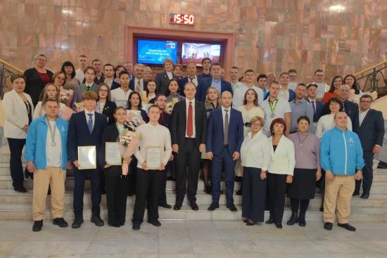 Встреча с призерами чемпионатов «Профессионалы» и «Абилимпикс» прошла в Правительстве Иркутской области