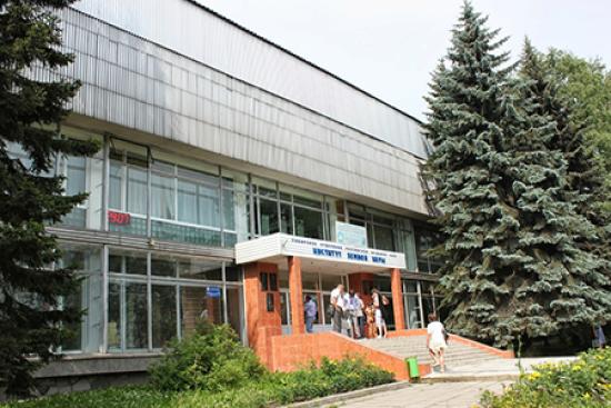 В Академгородке завершаются работы по обустройству парковых зон с пешеходными и велодорожками