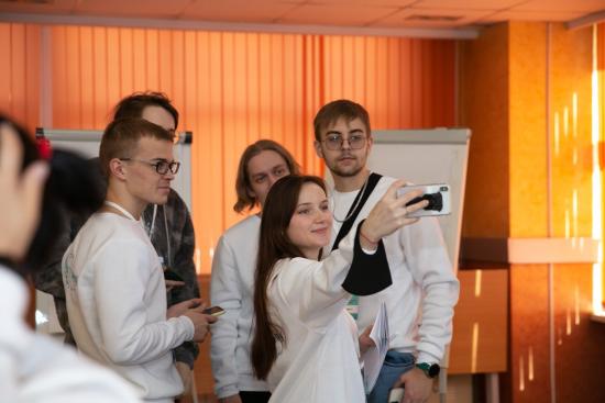 Иркутские студенты еще успевают подать заявку в «Академию IT»