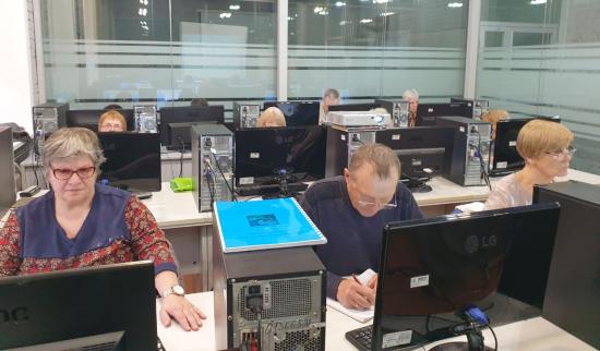 Более тысячи иркутян записались на курсы проекта «Активное долголетие»