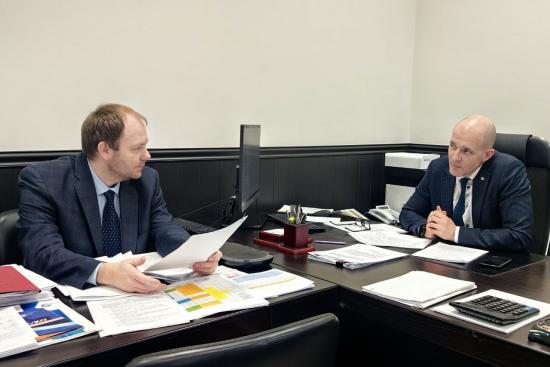 Комплексную поддержку для сотрудников АО «Кремний», попавших под высвобождение, организуют в Иркутской области