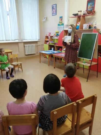 «Дружеские встречи с английским языком» проводят благотворители для детей с туберкулёзом в Иркутске