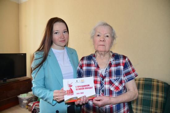 АНХК оказала помощь ветеранам накануне Дня Победы