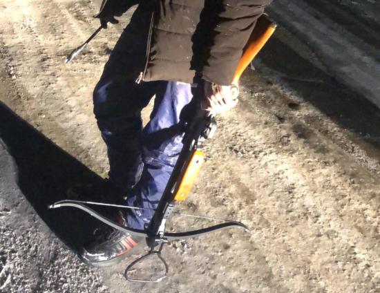 Ангарчанин с помощью арбалета попытался доставить марихуану и гашиш в одну из колоний