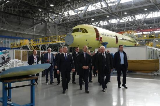 Российские сенаторы ознакомились с производством МС-21 в Иркутске