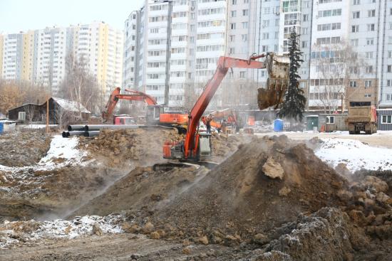 Грунтовые воды не позволяют ускорить строительство школы на Багратиона в Иркутске