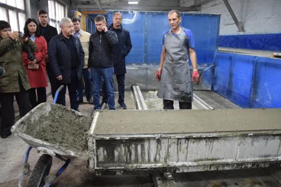 Евгений Бакуров оценил новое производство газобетонных блоков в Братске