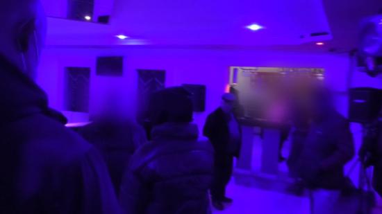 Полиция обнаружила в одном из баров Иркутска более 80 посетителей после 23 часов