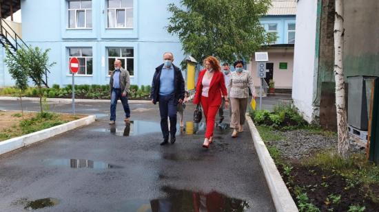 Готовность объектов образования в Тулуне проверил замминистра просвещения РФ Виктор Басюк
