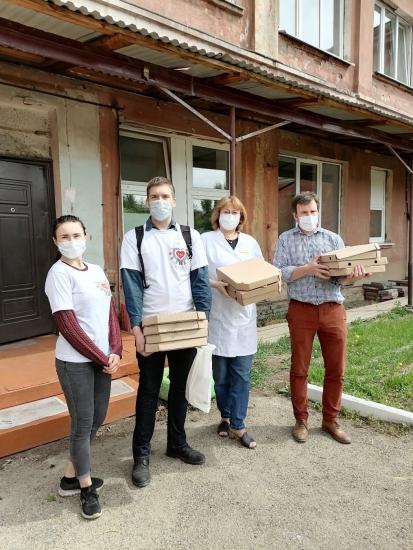 Маленькие пациенты туберкулёзной больницы в Иркутске получили сладкие подарки на средства короля Бельгии