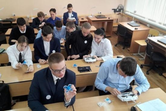 Площадки для обучения детей работе с беспилотниками подготовили в 18-ти образовательных учреждениях Приангарья