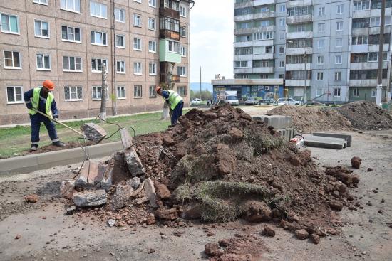 Благоустройство объединенной территории из шести дворов начали в Братске