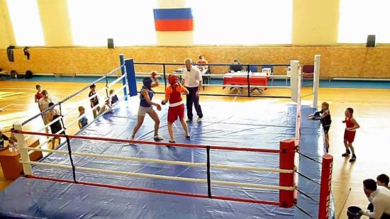 Женская сборная Иркутской области вернулась с победой на чемпионате и первенстве СФО по боксу