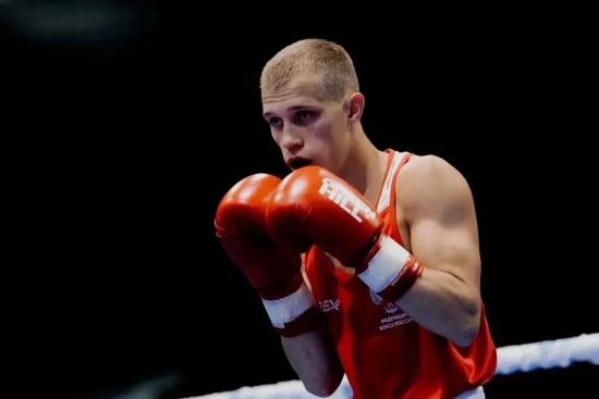 Иркутский спортсмен Виктор Ермолин стал бронзовым призёром чемпионата России по боксу
