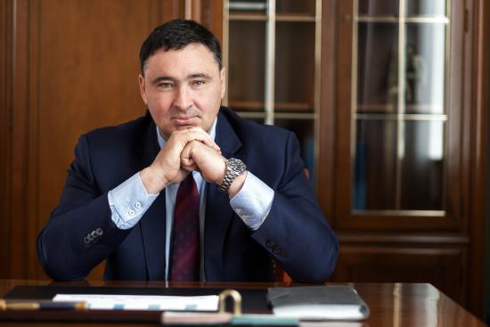 Руслан Болотов поздравил иркутянок в 8 марта