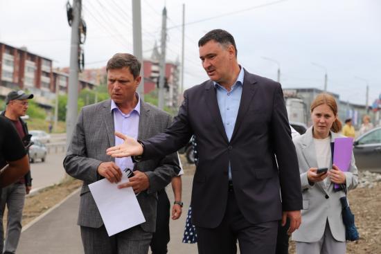 Мэр Иркутска Руслан Болотов поручил подрядчику устранить недочеты на улице Академической