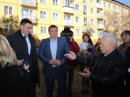 Руслан Болотов совершил рабочую поездку в Шелехов, где он ознакомился с выполнением работ по двум приоритетным проектам Финансирование проекта по формированию комфортной городской среды будет увеличено в Иркутской области до 1 млрд рублей