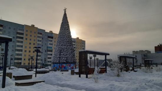 Демонтаж главной городской елки начали в Центральном районе Братска