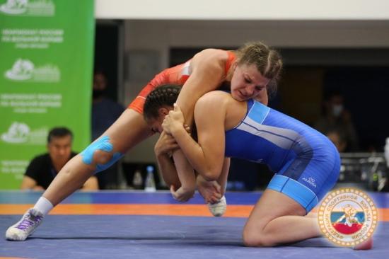 Екатерина Букина стала чемпионкой России по вольной борьбе
