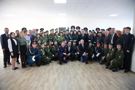 Клятву на верность Отечеству дали воспитанники военно-учебного центра «Святослав» и роты почетного караула Курсанты Иркутского городского центра «Патриот» приняли присягу