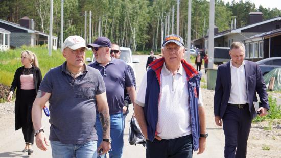 Глава Ростеха посетил в Черемхове поселок для пострадавших от наводнения в Иркутской области