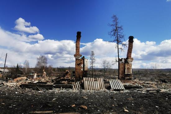 Пострадавшим от пожара в поселке Дальний Нижнеилимского района перечислена денежная компенсация