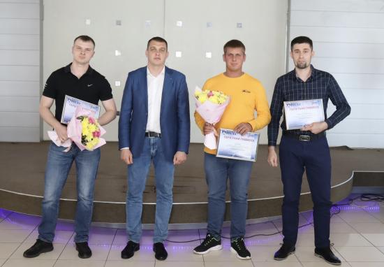 Сотрудники Иркутского алюминиевого завода компании РУСАЛ получили награды к профессиональному празднику