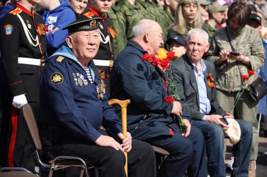 Труженики тыла получили дополнительную выплату к Дню Победы, установленную в Иркутской области
