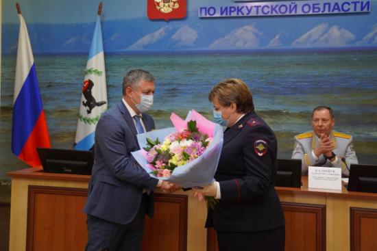 Награды сотрудникам полиции Иркутской области вручил глава региона