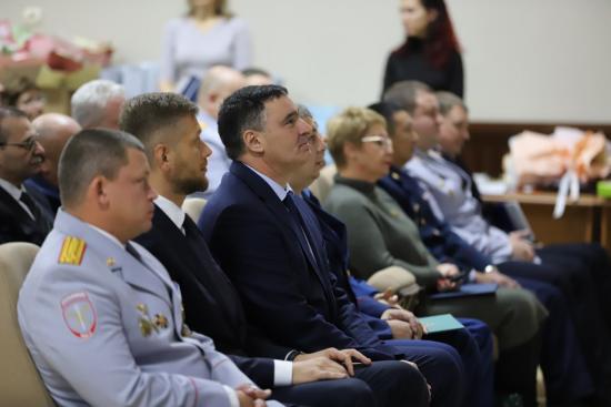 Мэр Иркутска Руслан Болотов поздравил сотрудников правоохранительных органов с профессиональным праздником