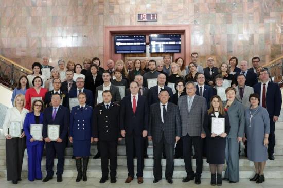 Преподавателям высшей школы Приангарья вручили региональные награды