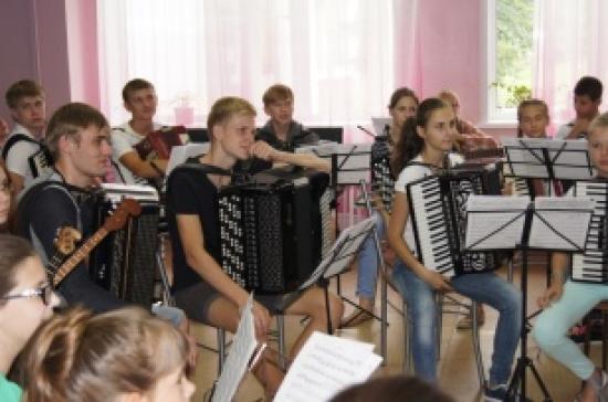 Участие в летних творческих сменах примут более 200 одаренных детей