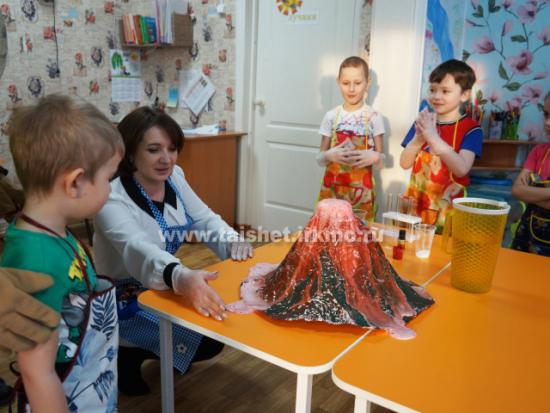 Юные ученые детсада Тайшета провели опыты в рамках недели науки и техники