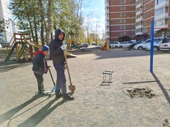 Детские площадки устанавливают в предместье Рабочее в Иркутске