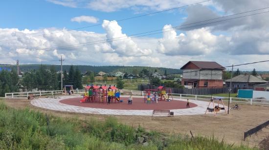 Новая детская площадка появилась в Олхе Шелеховского района
