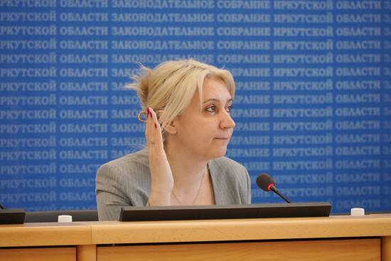 Закон об освобождении медучреждений от налога на имущество рассмотрели во втором чтении депутаты профильного комитета ЗС