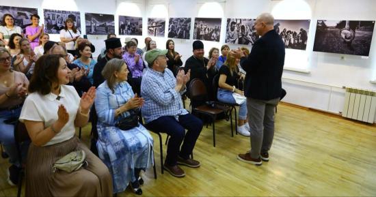 Делегация из города Кампина-дас-Мисойнс приняла участие в открытии фотовыставки «Сибиряки в Бразилии»