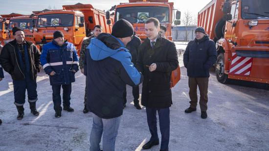 Дорожная служба Иркутской области получила 15 комбинированных дорожных машин