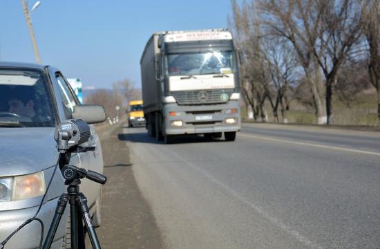 На месте взыскано порядка 5 млн руб., наложено 129 арестов на имущество должников на общую сумму 12,6 млн руб., в том числе на 95 автомобилей. Предварительная оценка арестованных транспортных средств составила 12,5 млн руб. С автовладельцев-должников благодаря «Дорожному приставу» взыскано 5 млн рублей
