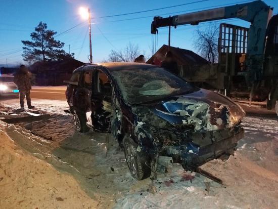 Пьяный подросток из Эхирит-Булагатского района сел в машину матери и врезался в забор