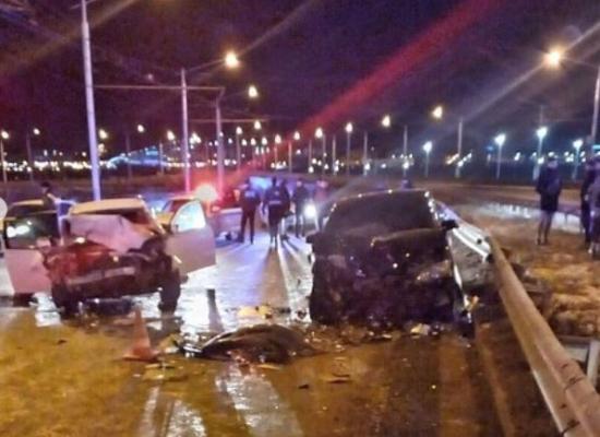 Четыре человека пострадали в ДТП на Академическом мосту в Иркутске