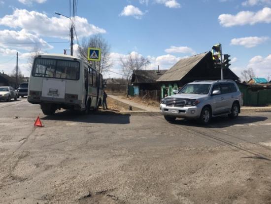 ДТП с маршрутным автобусом произошло в Зиме