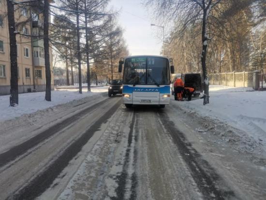 Мужчина попал под колеса автобуса в Ангарске