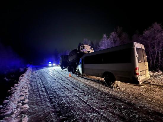 Водитель и пассажиры микроавтобуса пострадали в ДТП в Нижнеудинском районе