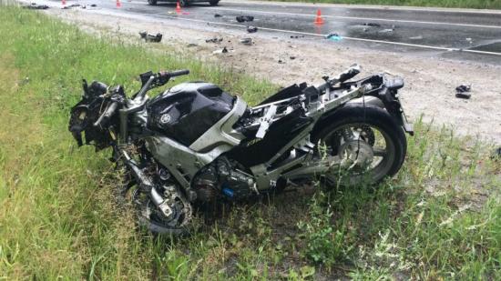 Мужчина, управляя мотоциклом Yamaha двигался со стороны города Слюдянка в направлении Иркутска и допустил выезд на полосу встречного движения, где совершил столкновение с автомобилем «Нисан Тиида» На трассе "Байкал" в ДТП погиб мотоциклист