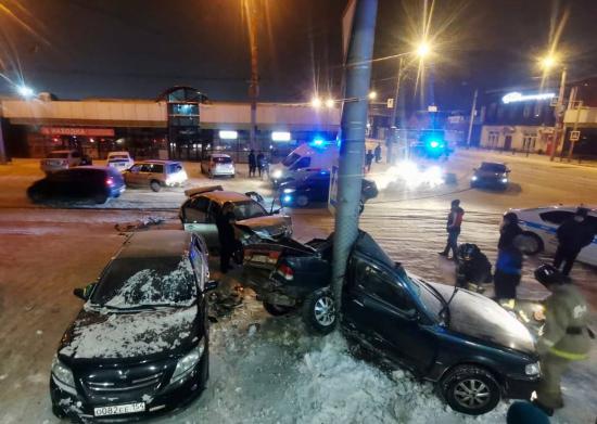 Авария с участием четырех машин произошла в центре Иркутска