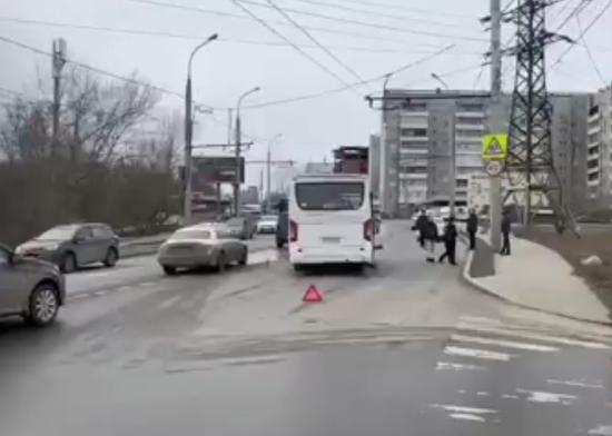 Пешеход погиб в Иркутске под колесами маршрутного автобуса