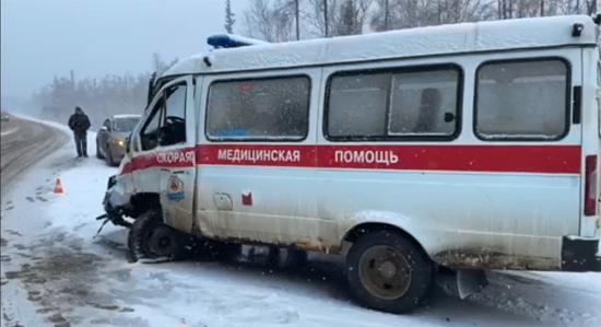 ДТП со автомобилем скорой помощи произошло в Ангарском городском округе